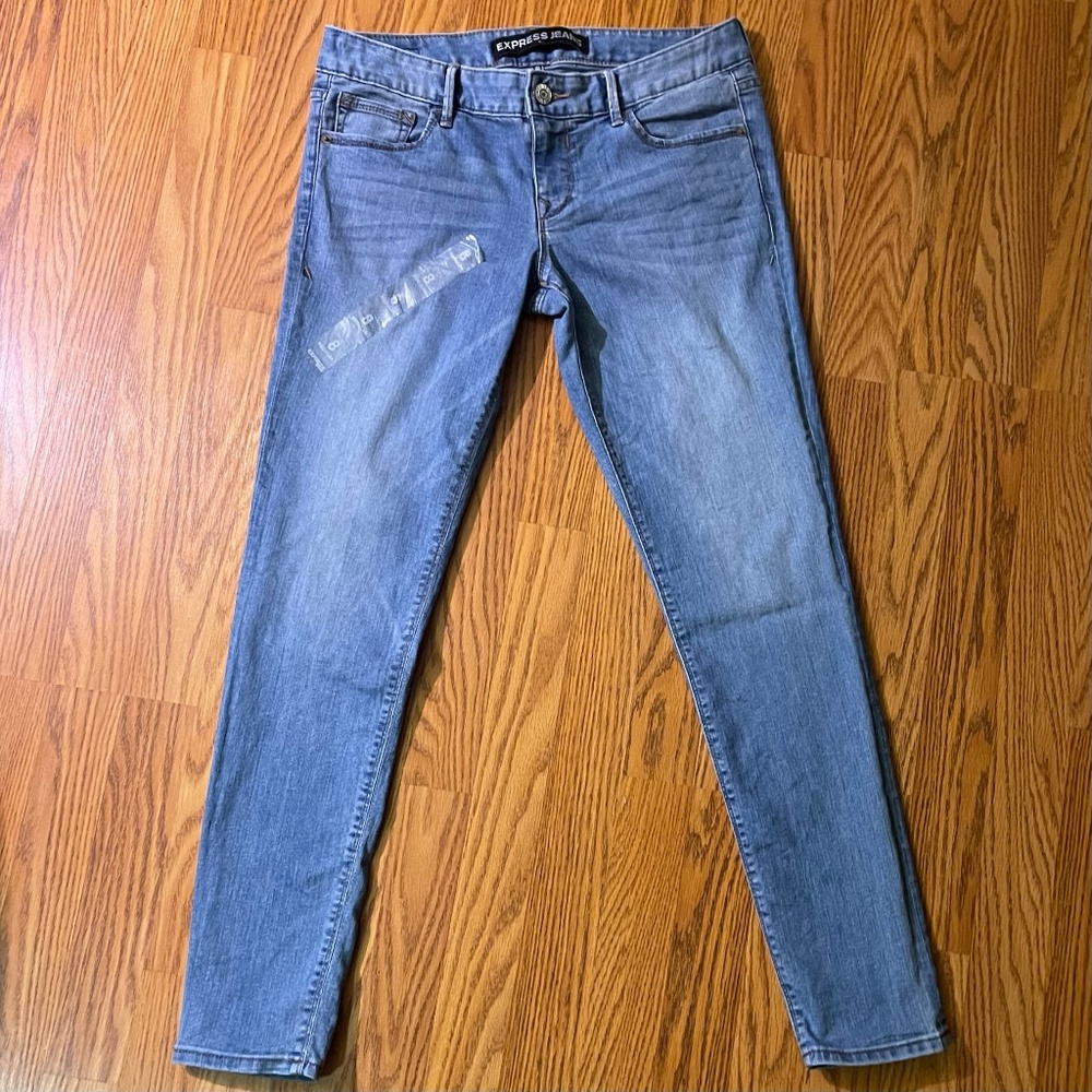 NWT Express Stella Low Rise Legging Style Light Wash Jeans Womens Size 8 Regular